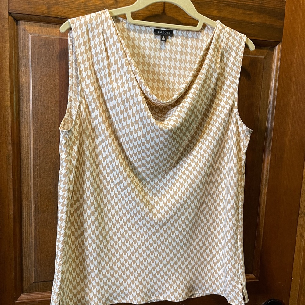 Talbots Houndstooth Sleeveless Tan Shell!